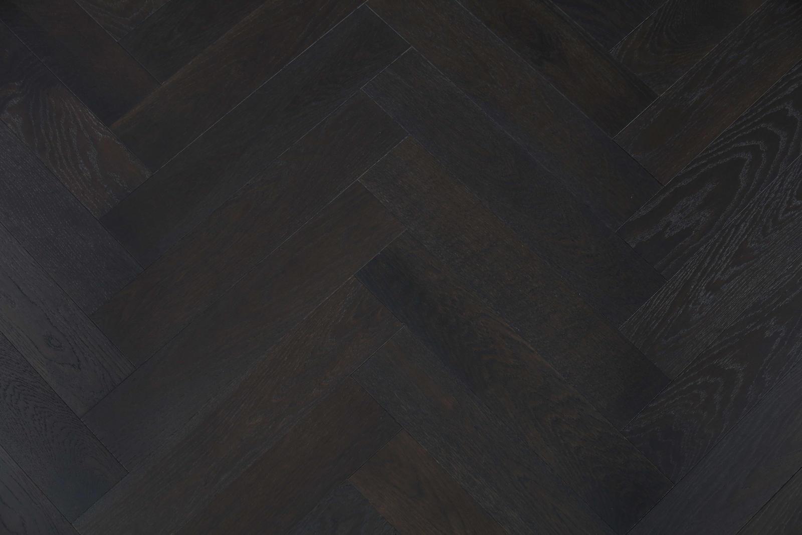 Castel Nuovo Herringbone (600mm x 120mm x 3/14mm)