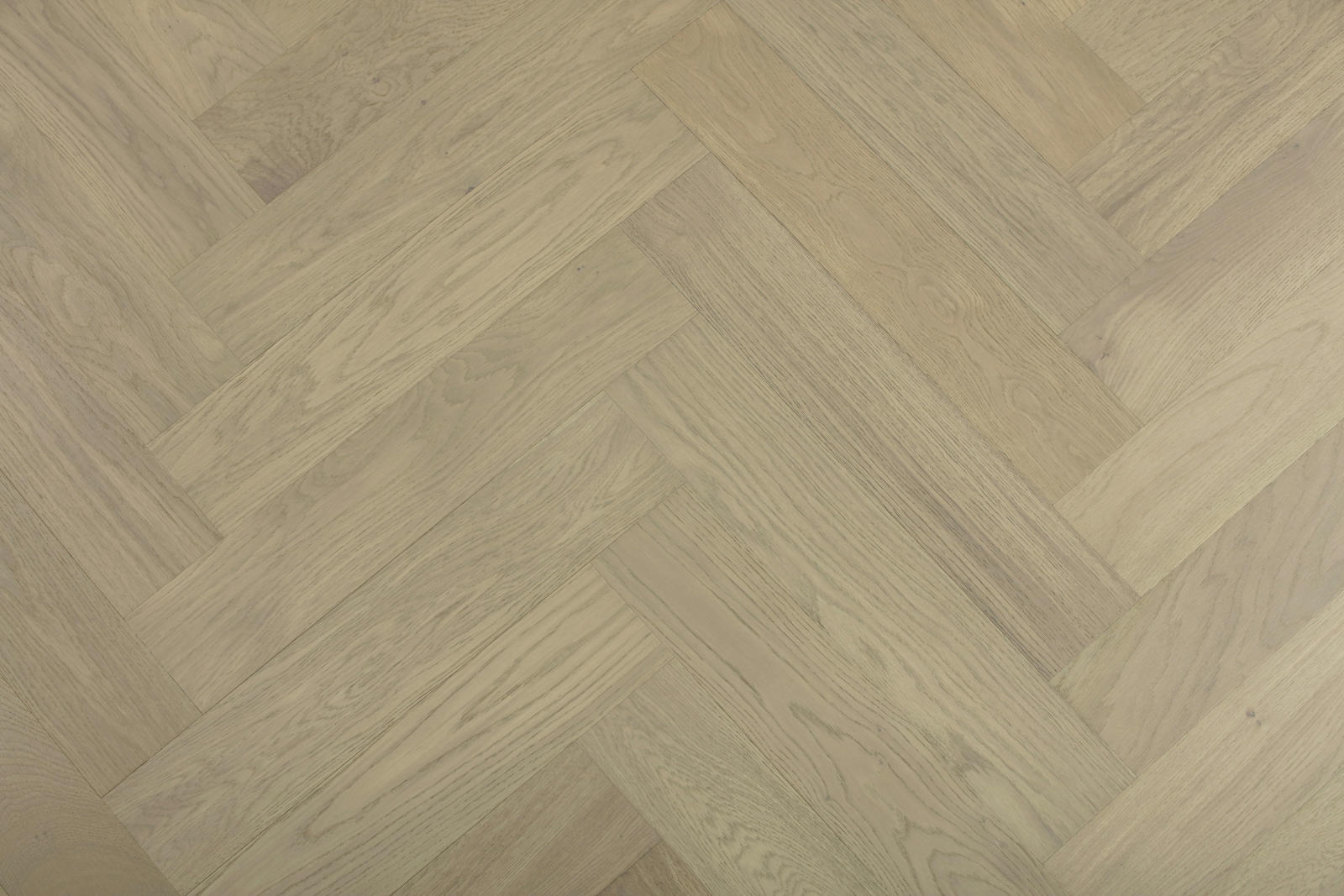 Castel Nuovo Herringbone (600mm x 120mm x 3/14mm)