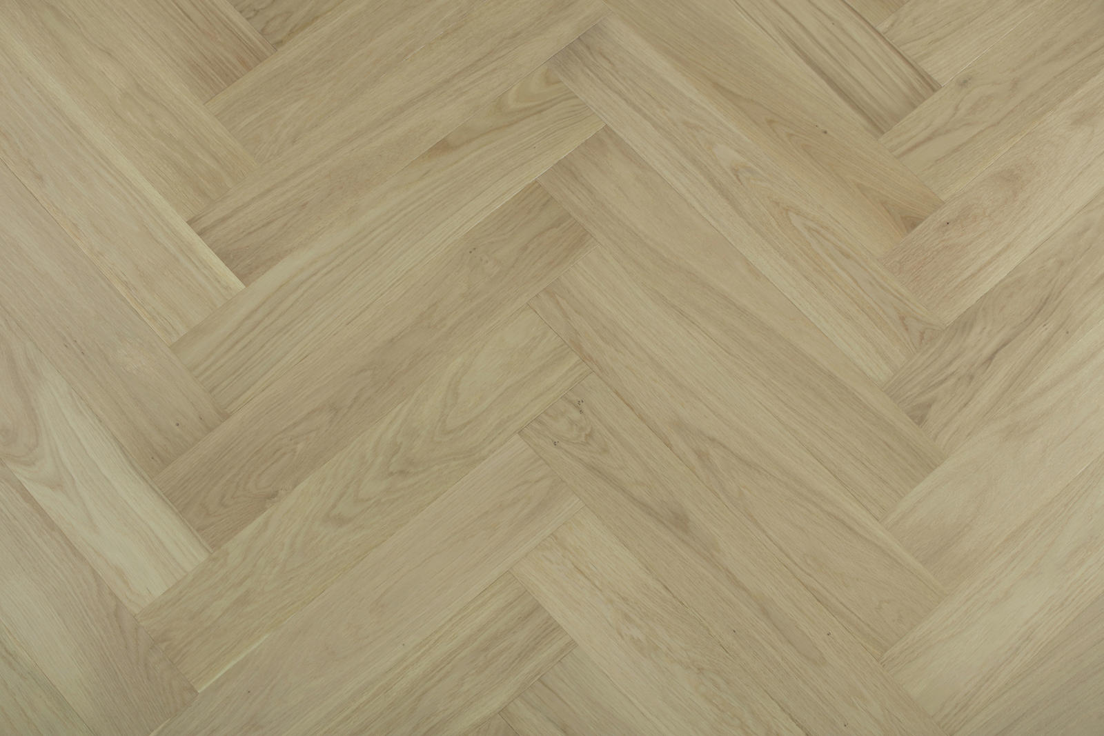 Castel Nuovo Herringbone (600mm x 120mm x 3/14mm)